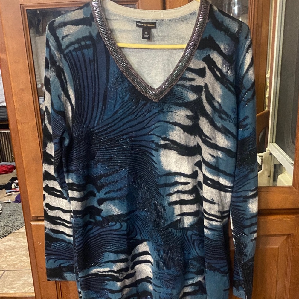 Dana Buchman Black & Blue Size Medium Knit Sweater Top Sequin Neckline Office